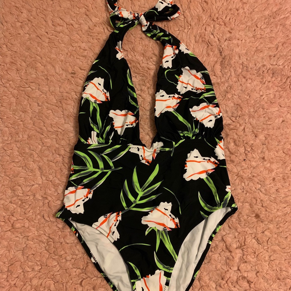 CUPSHE Black and Floral One Piece Swimsuit